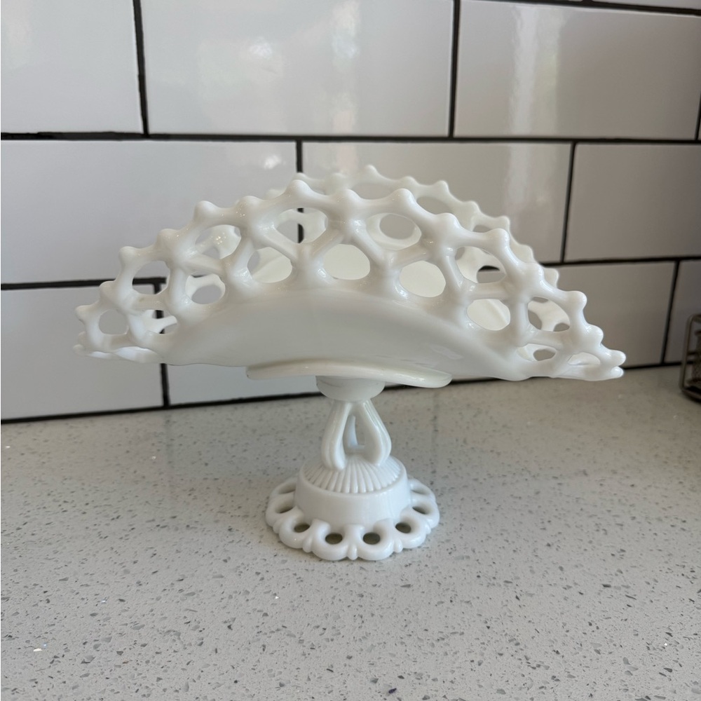 Westmoreland White Milk Glass Doric Lace Banana/Fruit Pedestal Bowl Basket